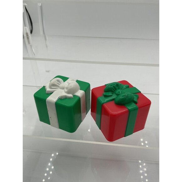 Fisher Price Little People Red and Green Christmas Gift Box - Picture 1 of 3